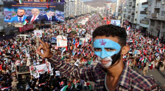 يمنيون يطالبون بمحاسبة #برلمان_الفساد_والفضائح