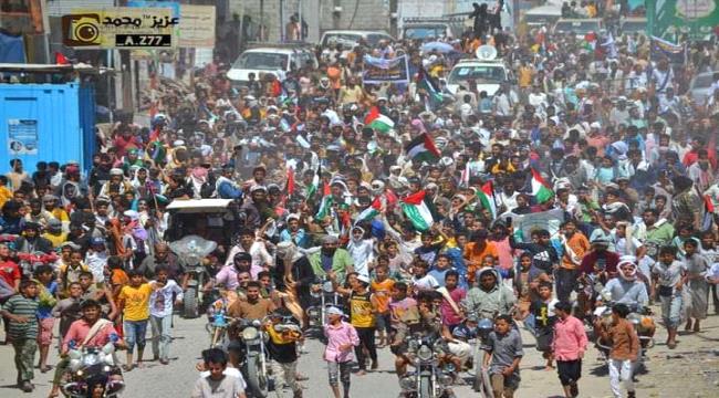 صحفي يمني: في المجلس الانتقالي مجموعة لصوص «افضحوهم»