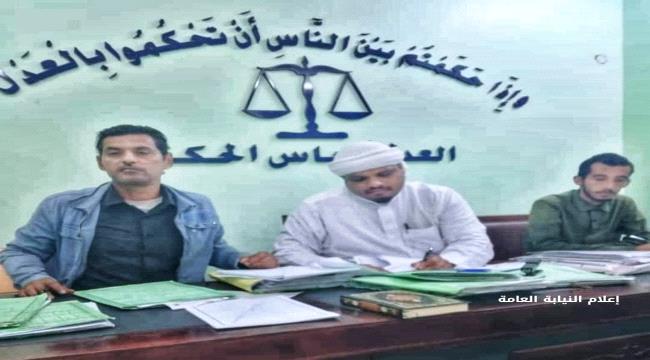 محكمة غرب المكلا الإبتدائية بمحافظة حضرموت تصدر حكمين بإلإعدام رمياً بالرصاص