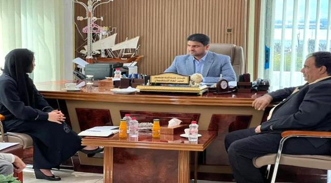 المدير التنفيذي لشركة النفط اليمنية يؤكد دعم جهود برنامج الغذاء العالمي