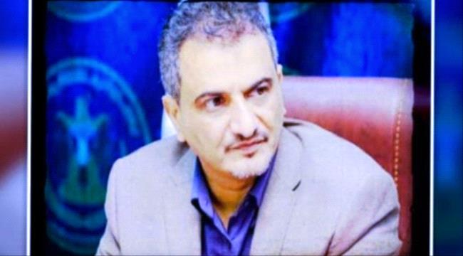 «لملس» يعزي العميد «علي بن شنظور» بوفاة والده