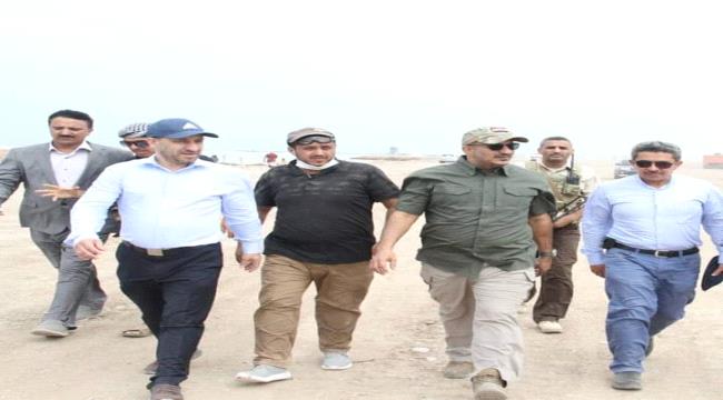 العميد طارق صالح يتفقد سير العمل في منشآت مطار المخا ويحث على سرعة الإنجاز 