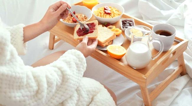 أطعمة قد تضر بصحتك عند تناولها في وجبة الإفطار