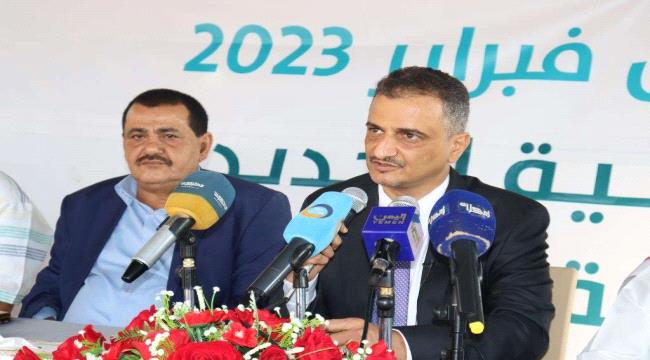 محافظ عدن يدشن الدفعة الثالثة من منحة وقود محطات الكهرباء