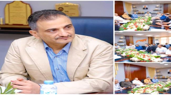 محافظ عدن يتدخل في مشاكل أراضي «بئر فضل» ويبشر مالكي العقود