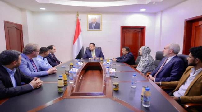 رئيس الوزراء اليمني يستقبل في عدن رئيس منظمة أطباء بلا حدود