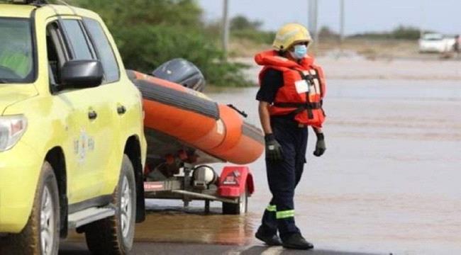 الامطار تغرق شوارع مدينة جدة السعودية