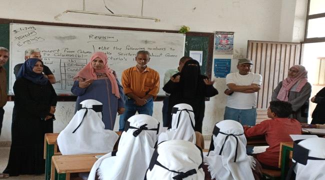 رئيس شعبة التدريب بالتربية والتعليم بعدن يطلع على أوضاع مدرستي لذوي الاحتياجات الخاصة