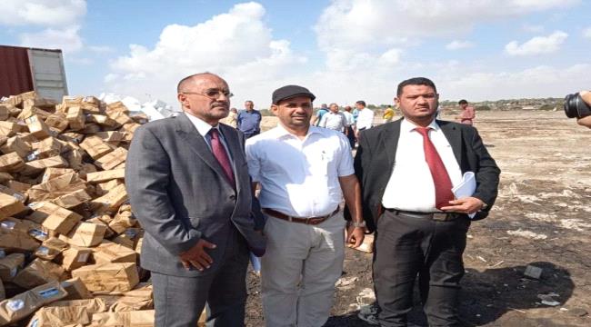 النيابة العامة تتلف شحنة أدوية مهربة ومنتهية الصلاحية بعدن