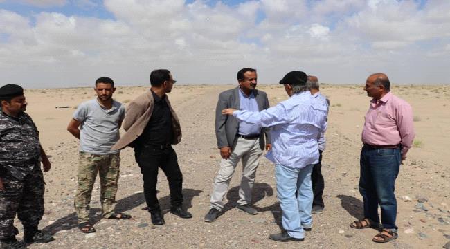 الوكيل النوبة يطلع على المساحة المخصصة لأراضي أسر الشهداء في عدن