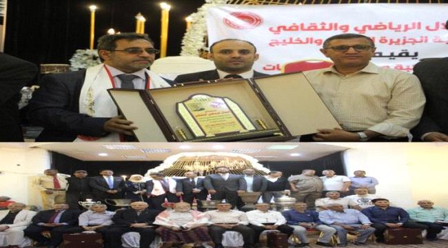 رشاد هائل .. عناق السنوات في اروقة التلال