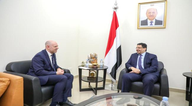 بن مبارك للسفير البريطاني : المليشيا الحوثية  أنشأت نظاماً شمولياً مطابقاً للنظام الإيراني
