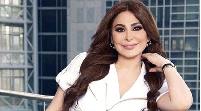 إليسا تخضع لعملية عاجلة في يدها