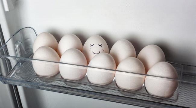 احذروا حفظ البيض في الثلاجة