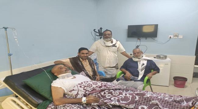 حادث مروري يتسبب بإصابة عدد من المسؤولين بلحج 