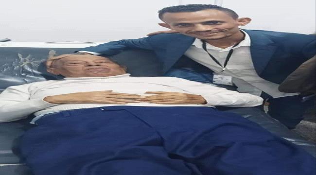 نقل الأديب والشاعر اليمني «أحمد الجابري» إلى المستشفى