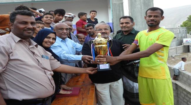 التعاون باتيس يحرز كأس مناسبة الإعتراف الرسمي والنهائي ويهديه للعميد التلالي