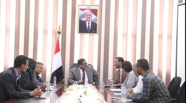 وزير العدل اليمني يرأس الاجتماع الأول للجنة تقييم اداء عمل الإدارات العامة