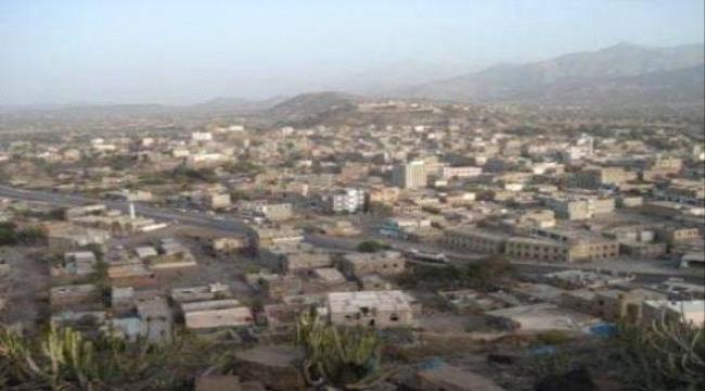 الحوثيون يستهدفون منطقة سكنية بطائرة مسيرة شمال لحج