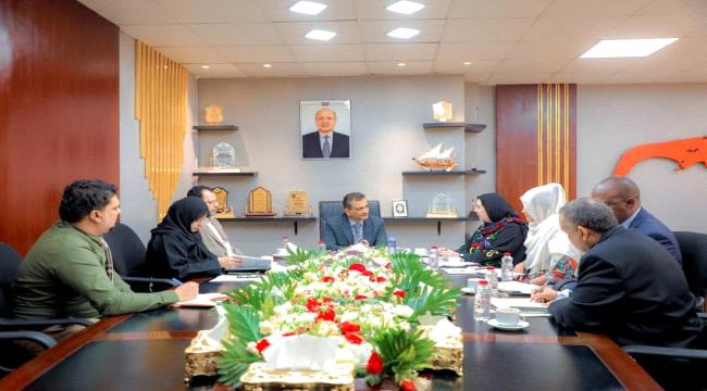 محافظ عدن يؤكد على أولوية المشاريع التي تخدم المواطنين
