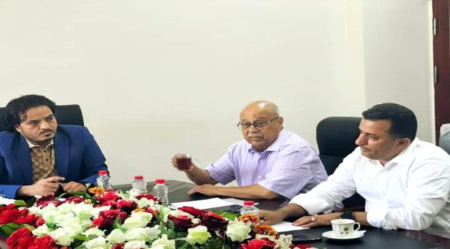 وزير الكهرباء يشكل فريق عمل لتقديم مقترحات لمسارات بديلة لخط النقل (الحبيلين - يافع -البيضاء)
