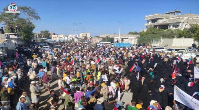 صحفي سعودي يحذر من خطورة زرع الفوضى في حضرموت 