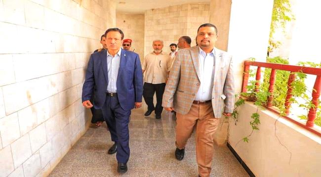 بن ياسر و كلشات  يتفقدان الامتحانات النهائية بكليتي التربية و العلوم التطبيقية