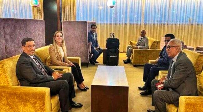 وزير الخارجية اليمني يصل العاصمة المجرية بودابست 