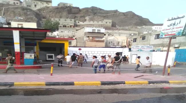 مدير شركة النفط بعدن ينفي فصل الحراسات الأمنية لمحطة أروى ويوضح