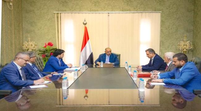 الزُبيدي يشدد على سرعة توفير حلول عاجلة لانتشال وضع كهرباء العاصمة عدن