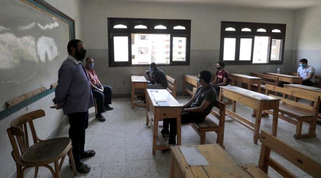 مدرسة فرنسية في مصر تعرض أفلاما "جنسية" للطلاب