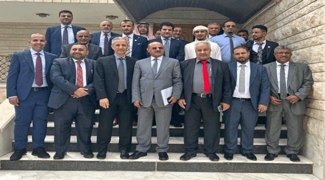 المعبقي يجتمع في "عمان" برؤساء البنوك اليمنية ويطمأنهم