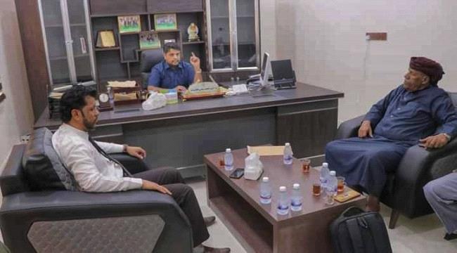 رئيس جامعة المهرة يستقبل مدير عام  الهيئة العامة للأراضي والتخطيط العمراني بالمحافظة