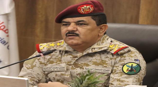 وزير الدفاع يوجه بانجاز كروت المتقاعدين وصرف مستحقاتهم