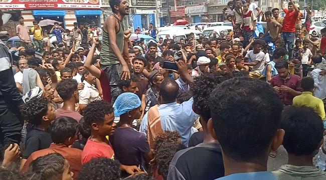 مطالبات شعبية بـ"محاكمة" مسؤول محلي في عدن 