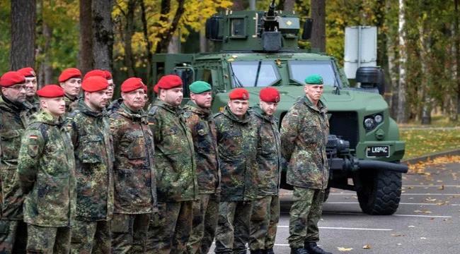 وزير دفاع ألمانيا : برلين لا تملك جيشا قادرا على الدفاع عنها !