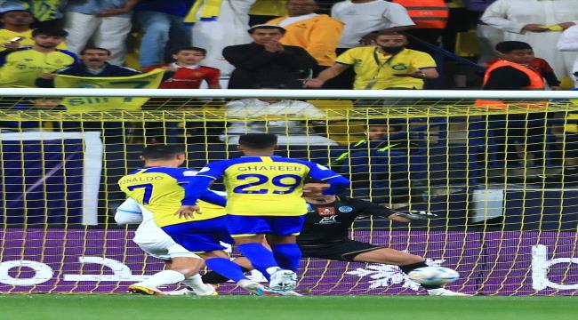 النصر يقهر الباطن بثلاثية متأخرة ويستعيد صدارة دوري روشن السعودي