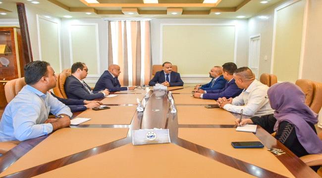 وزير النقل يلتقي القيادة الجديدة لمؤسسة موانئ البحر الأحمر اليمنية