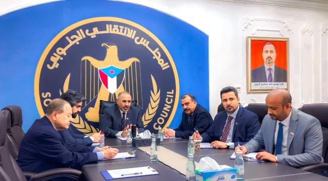 الزبيدي يطمأن القوات الجنوبية بصرف راتب شهرين قبل رمضان