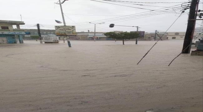 مدن ساحل حضرموت تغرق بالأمطار 