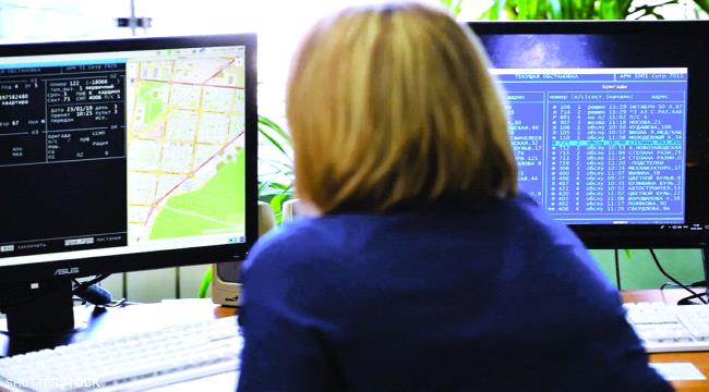 أغرب مخالفة.. سجن وتغريم امرأة اتصلت بالشرطة 40 مرة!