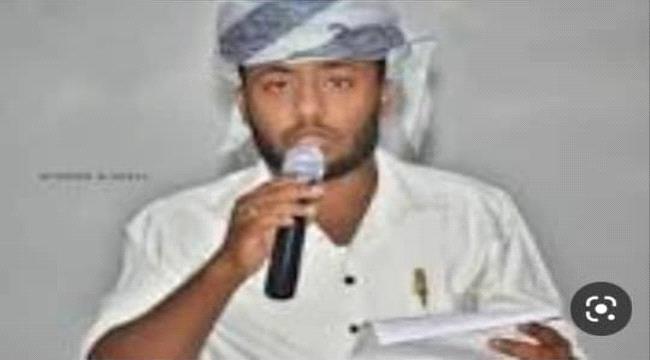 "ياسر غاندي" شاب يمني مُُبدع ذو ملكة في نظم الشعر   