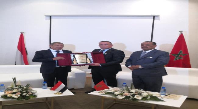 رئيس مجلس القضاء اليمني يلتقي وزير العدل المغربي وعميد المعهد القضائي