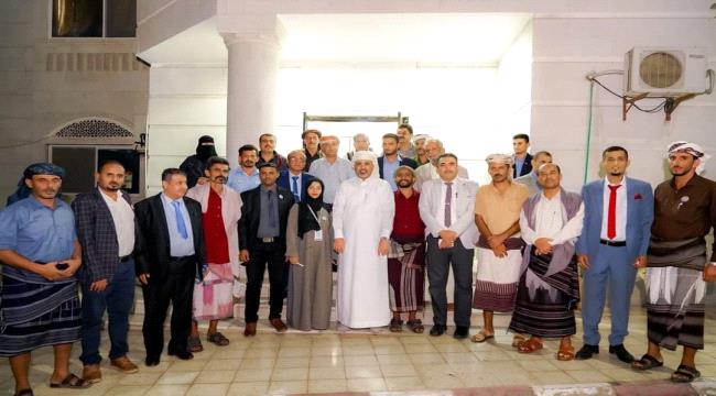 الزبيدي يستقبل وفد من أبناء أبين
