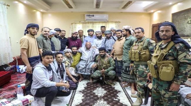 لقاء العمالقة الثاني في منزل "رجب"