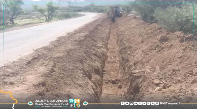 بتمويل صندوق صيانة الطرق..إستمرار أعمال مشروع الربوة الذنبة في لحج