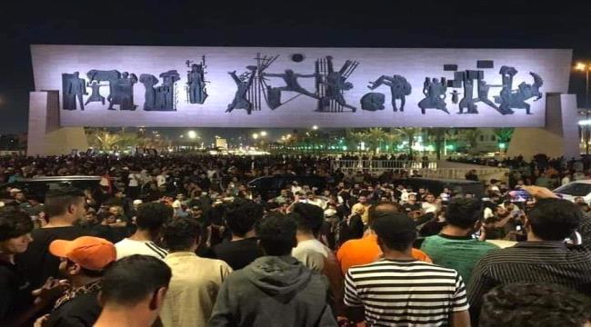 هجوم جديد يستهدف قاعدة أميركية تزامنا مع تظاهرات في بغداد