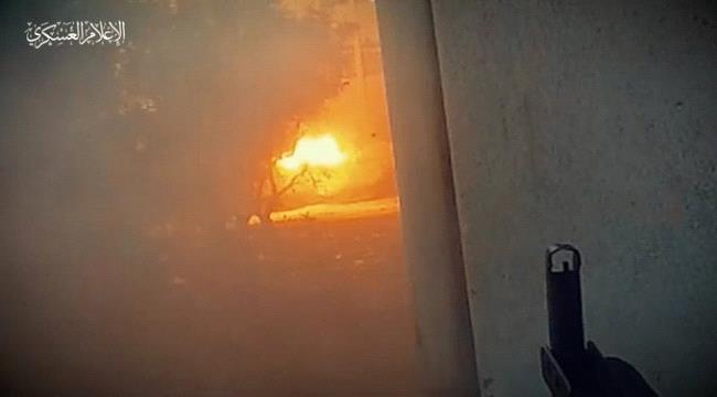 "القسام" تنشر مشاهد لكمين استهدف رتل دبابات إسرائيلية