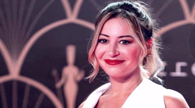 منة شلبي تواصل تصوير «فرقة الموت» مع أحمد عز