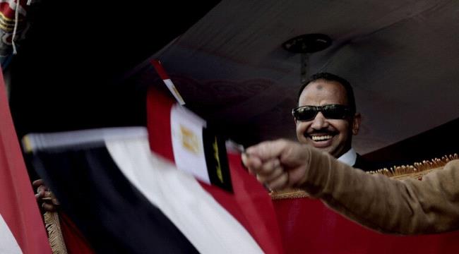 مواطن يدعي أنه رأى "النبي في المنام يدعمه لرئاسة مصر"!